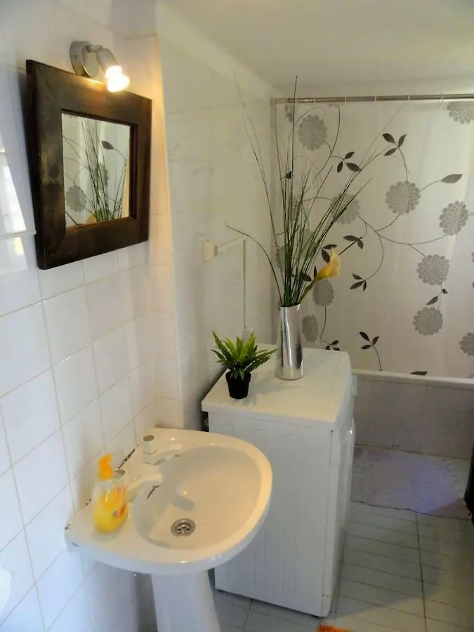 Principe Real - 2 Bedroom Apartment With Terrace Lisboa