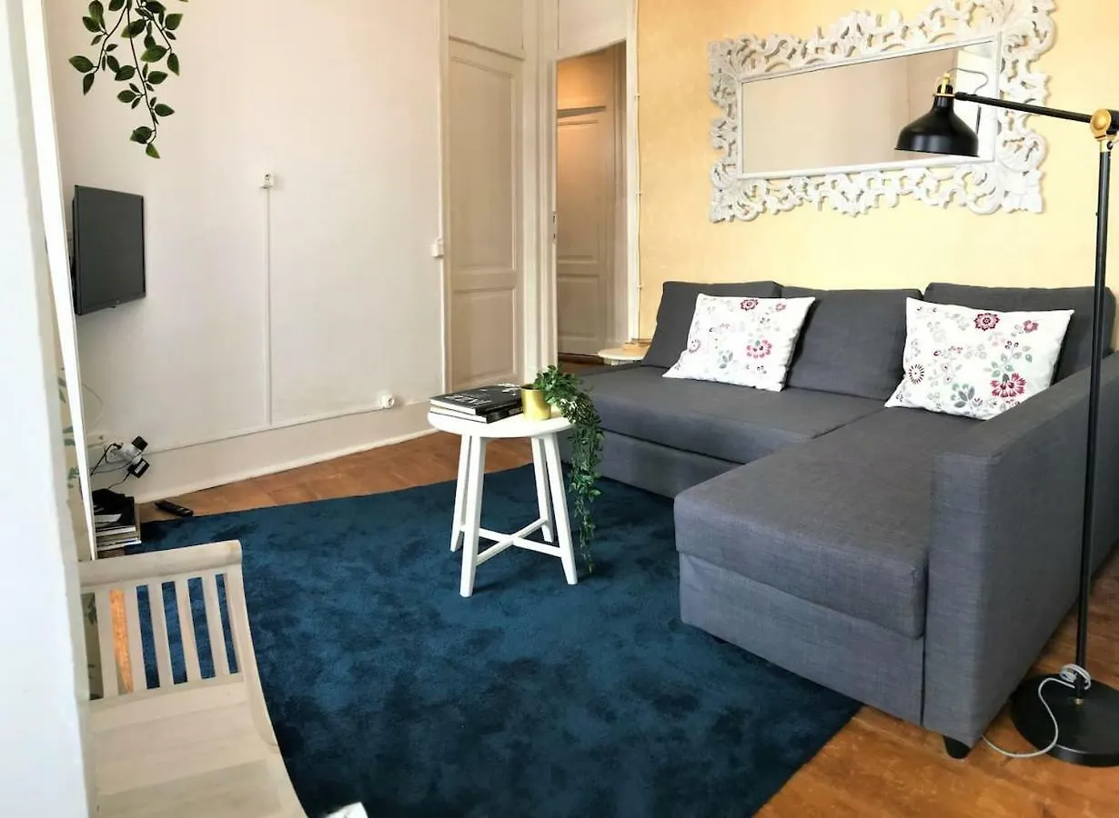 Principe Real - 2 Bedroom Apartment With Terrace Lisbon Portugal