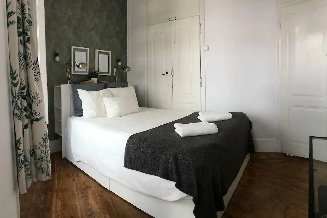 Principe Real - 2 Bedroom Apartment With Terrace Lisbon 0*,