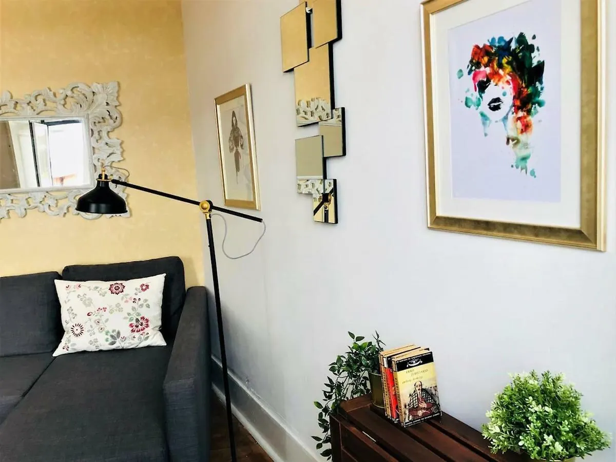 Principe Real - 2 Bedroom Apartment With Terrace Lisbon
