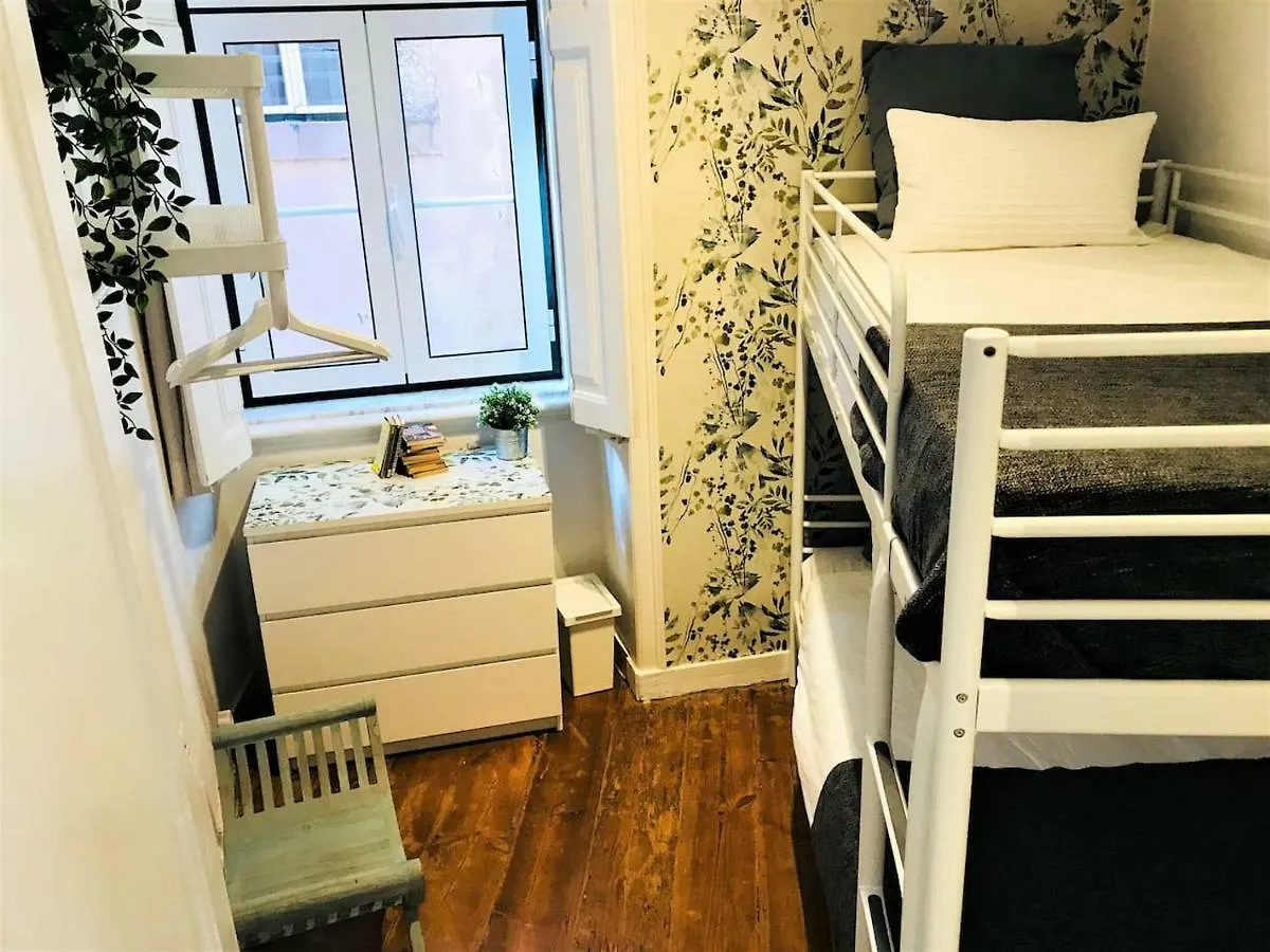 Principe Real - 2 Bedroom Apartment With Terrace Lisbon