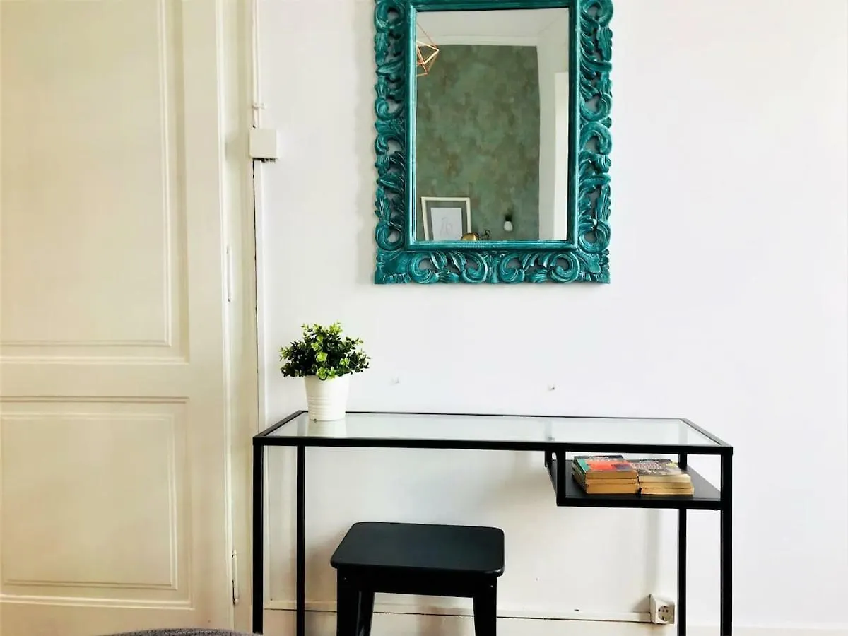 Principe Real - 2 Bedroom Apartment With Terrace Lisbon